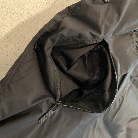 lululemon athletica Black Puffer Vest - Picture 11 of 16